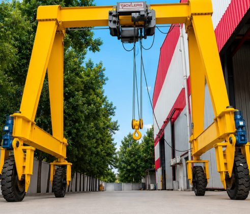 Rubber Tyred Gantry Crane (RTG)
